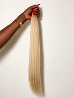 Sublimez votre look avec nos extensions 100% cheveux vierges Raw Hair en blond platine #613. Cette teinte ultra lumineuse et éclatante est parfaite pour un look glamour ou comme base idéale pour toutes les colorations pastel.