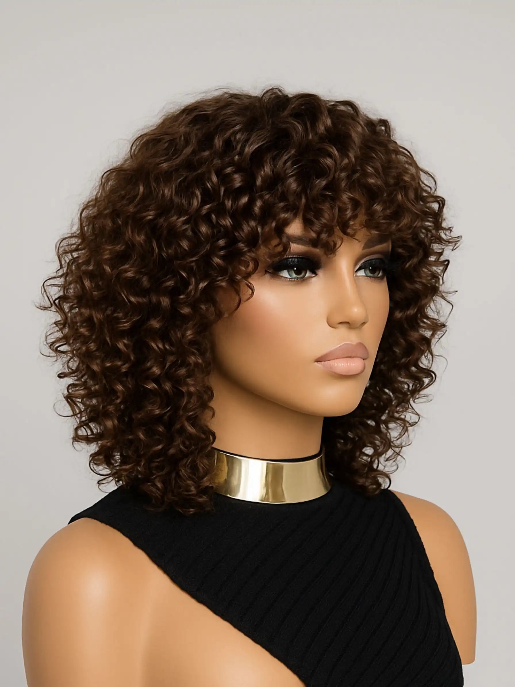 Perruque 100 % cheveux naturels modèle CECILIA de NahaHair, perruque lisse et élégante pour femme.